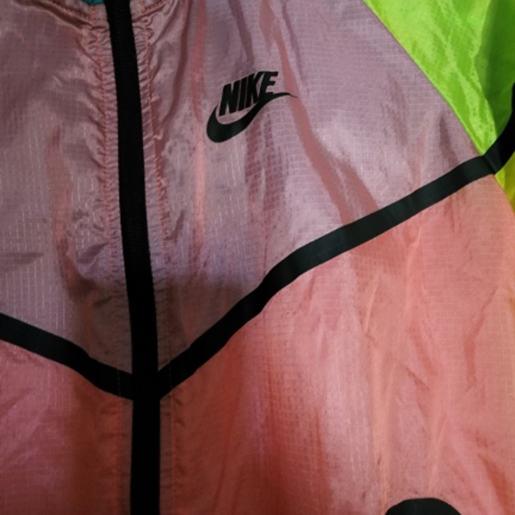 Multicolor Nike windrunner light jacket size small - Picture 3 of 7